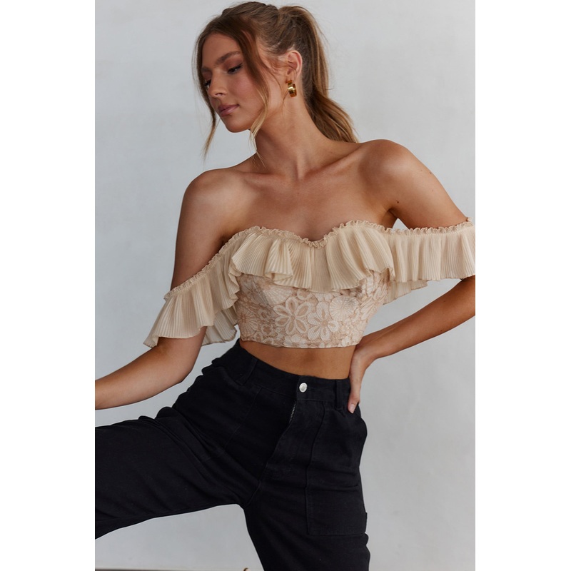 Dreamy On Or Off-Shoulder Frill Crop Top Nude