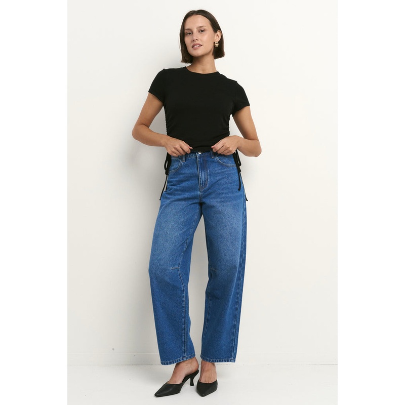 Berlin Signature Blue Mid Barrel Leg Jean