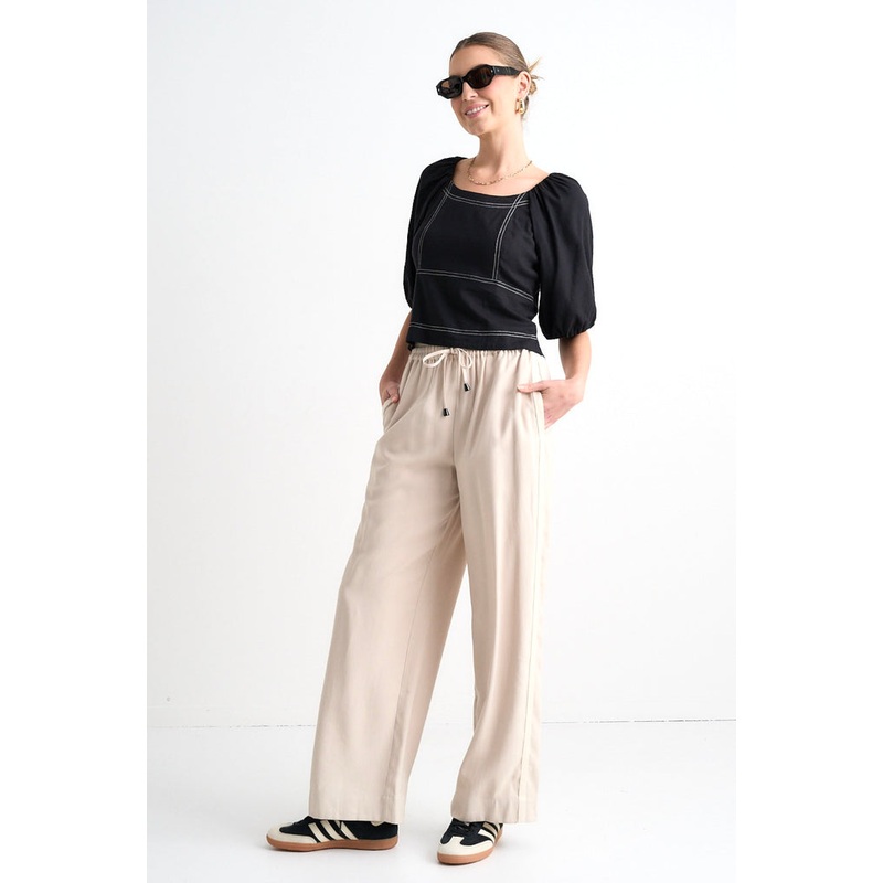 Expectation Black Contrast Stitch Short Sleeved Top