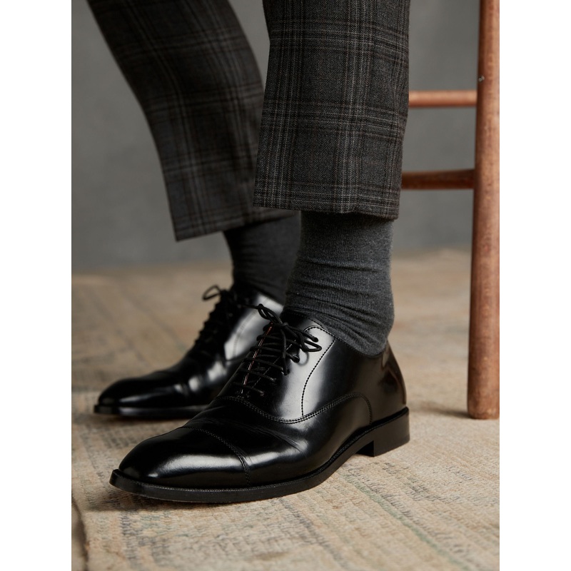 Black Standard Fit Signature Leather Sole Oxford Toe Cap Shoes