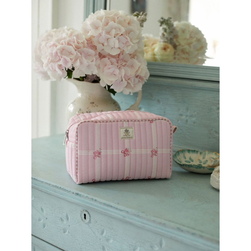 Shabby Chic by Rachel Ashwell Pink Quilted Floral Washbag