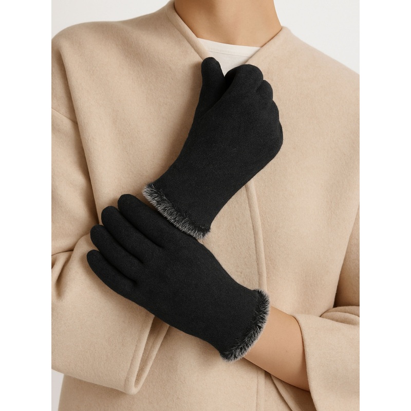 Totes Black Thermal SmarTouch Gloves With Tipped Fur Cuff