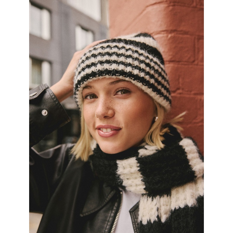 Black/White Stripe Knitted Beanie Hat